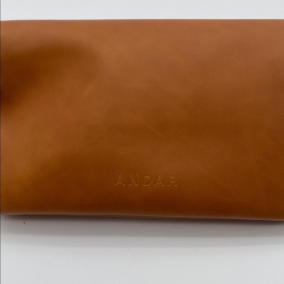 ANDAR Tan Leather Clutch - Picture 3 of 4